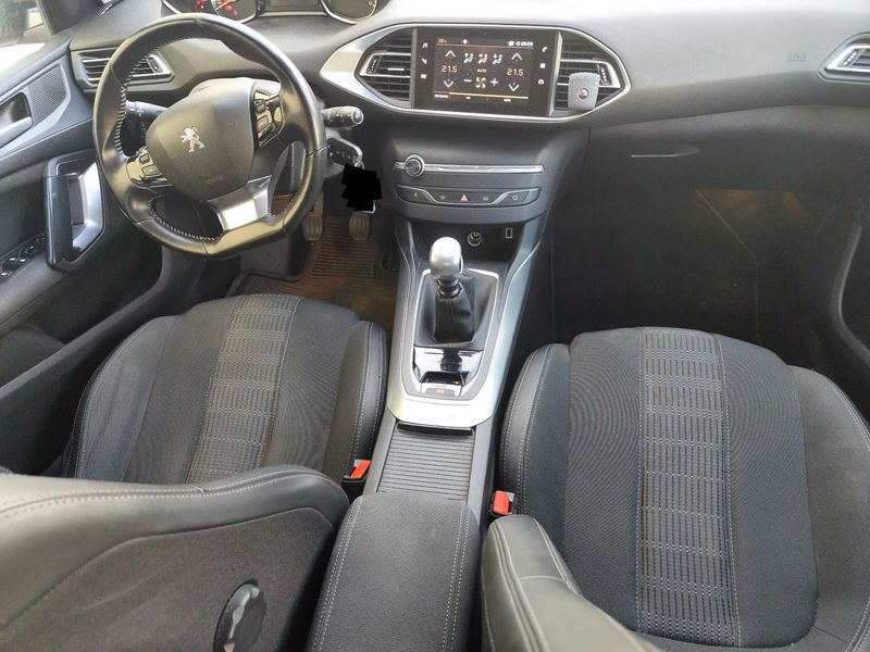 Peugeot 308 1.5 Blue-HDi Allure 2018 – снимка 11