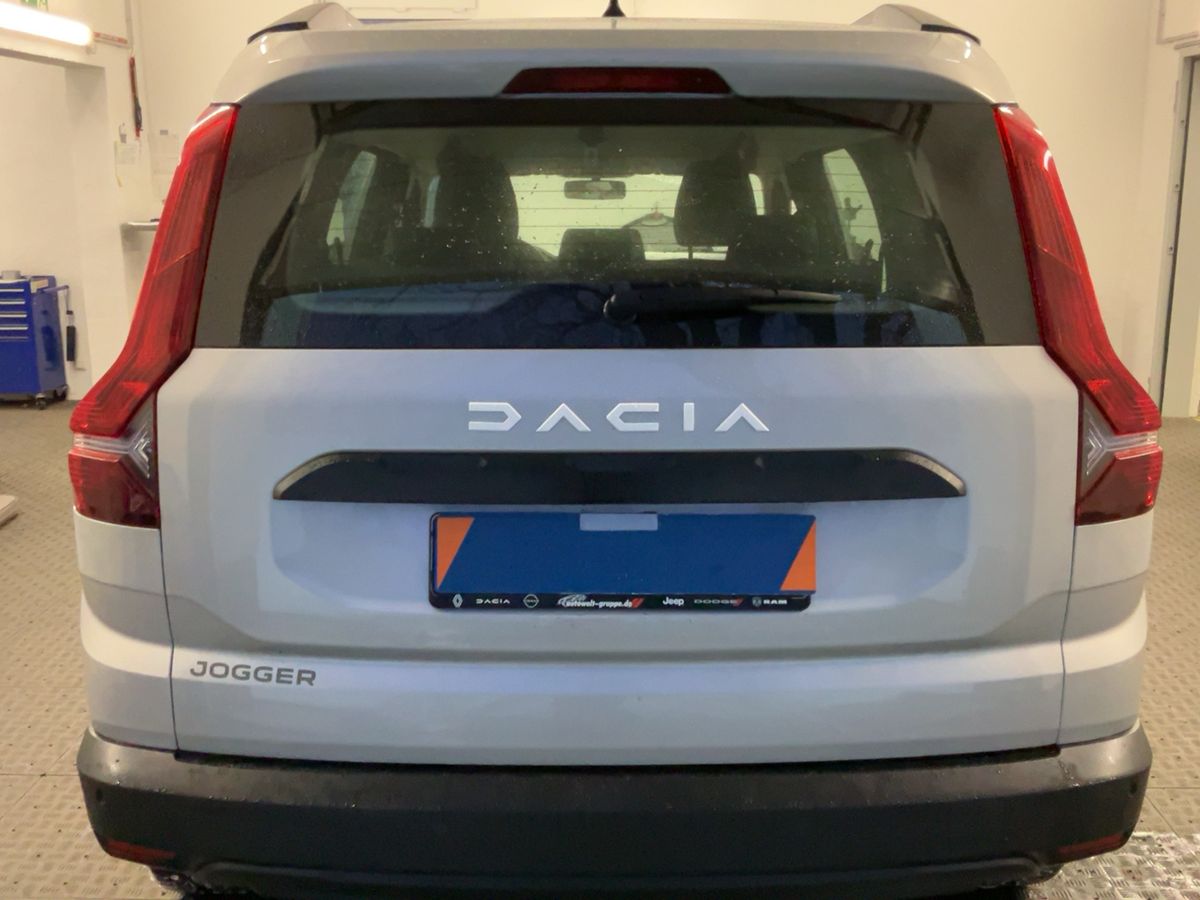 Dacia Jogger 2023 — photo 8