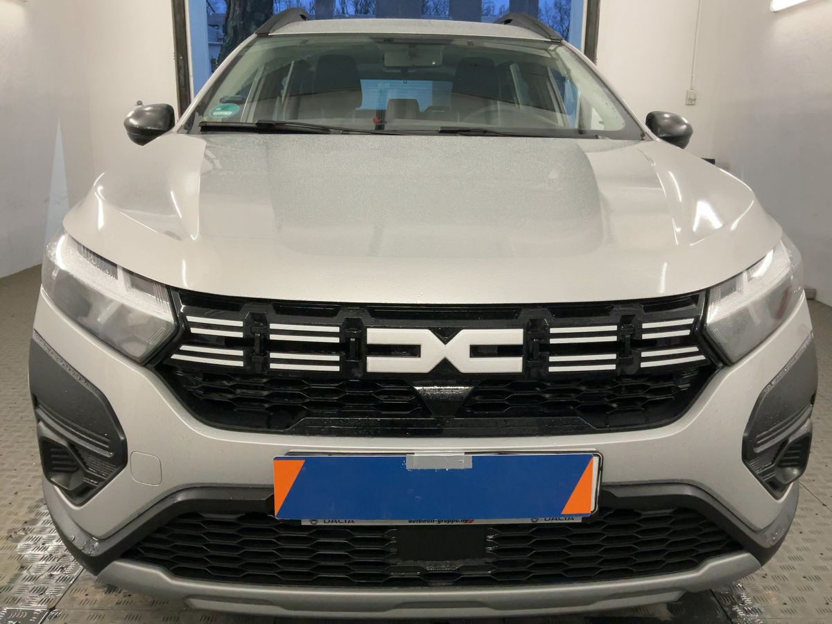 Dacia Jogger 2023 — photo 15