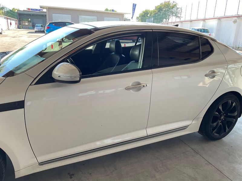 Kia Optima 2.0 Hybrid Attract — zdjęcie 4