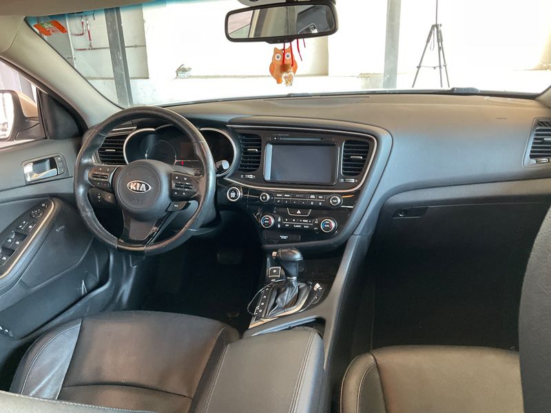 Kia Optima 2.0 Hybrid Attract — zdjęcie 12