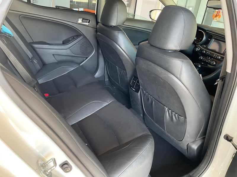 Kia Optima 2.0 Hybrid Attract — zdjęcie 14