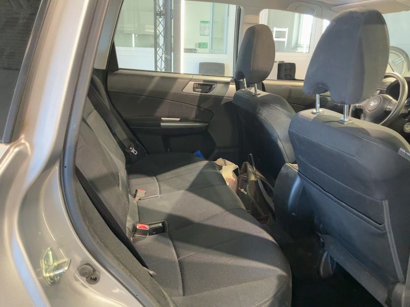 Subaru Forester 2.0 X Edition — zdjęcie 14