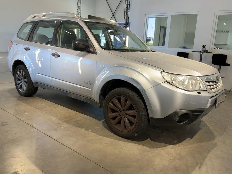 Subaru Forester 2.0 X Edition — zdjęcie 8