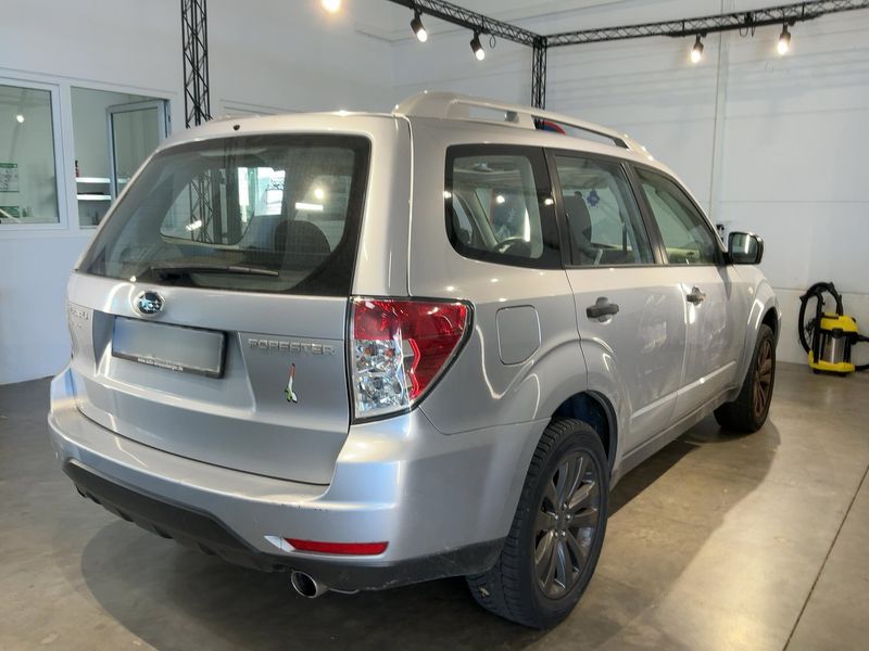 Subaru Forester 2.0 X Edition — zdjęcie 6