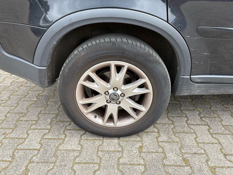 Volvo XC90 4.4 V8 Summum — zdjęcie 23