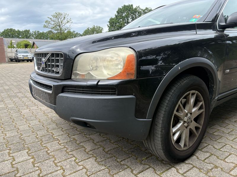 Volvo XC90 4.4 V8 Summum — zdjęcie 19