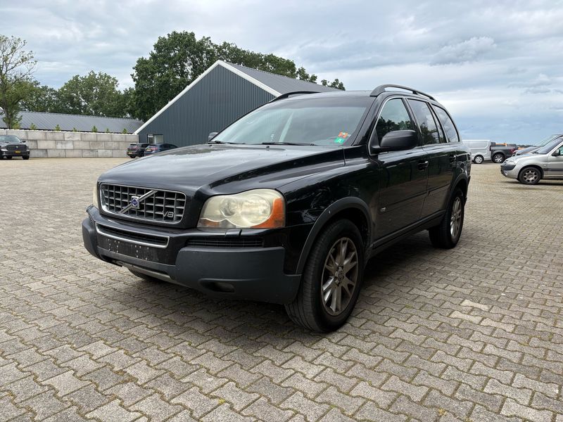 Volvo XC90 4.4 V8 Summum — zdjęcie 18