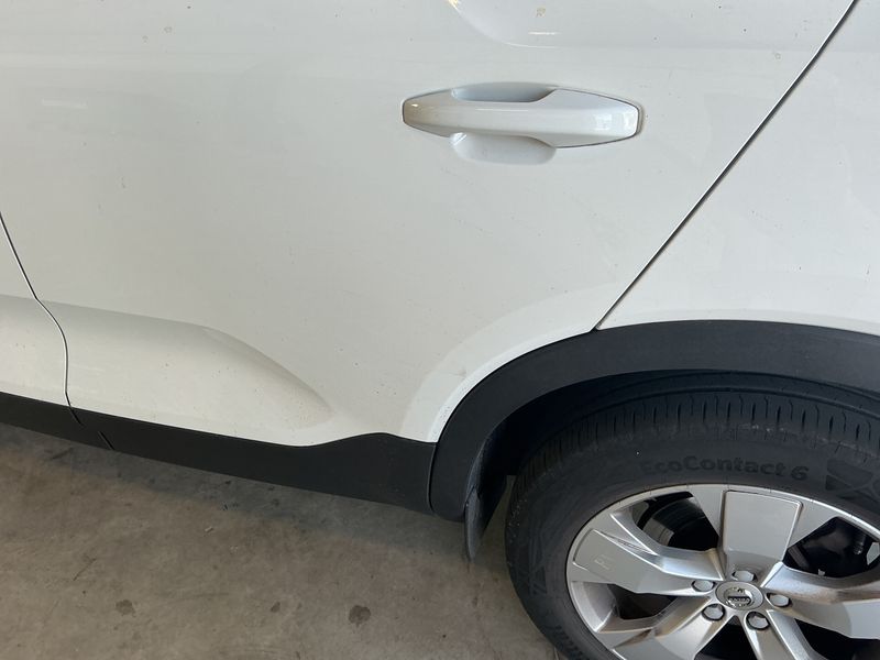 Volvo XC40 2.0 T4 Momentum Pro 2WD 2019 – снимка 23