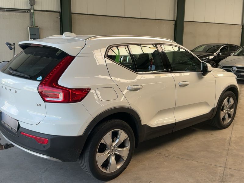 Volvo XC40 2.0 T4 Momentum Pro 2WD — zdjęcie 6
