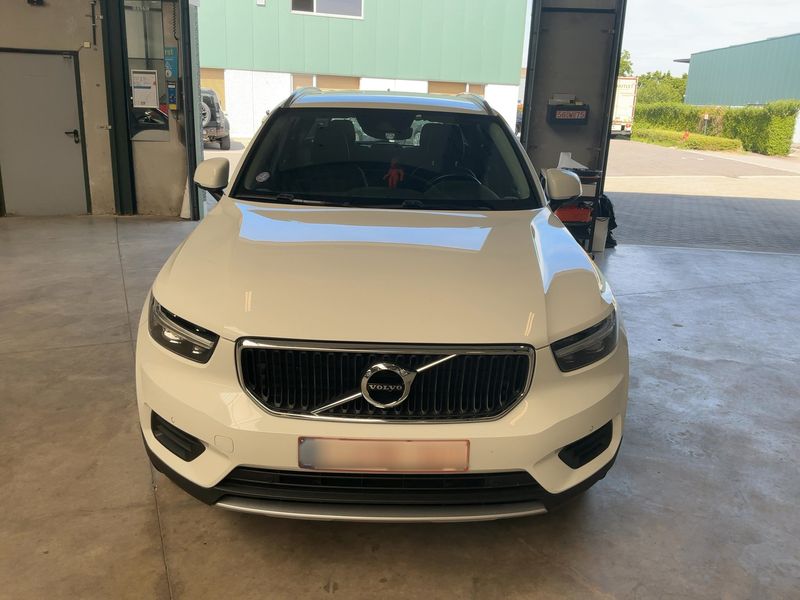 Volvo XC40 2.0 T4 Momentum Pro 2WD — zdjęcie 9