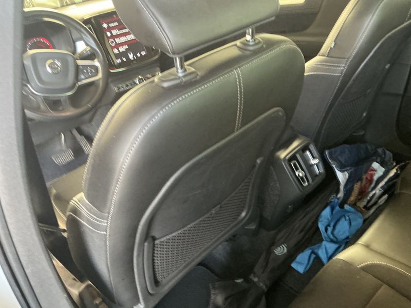 Volvo XC40 2.0 T4 Momentum Pro 2WD 2019 – снимка 26