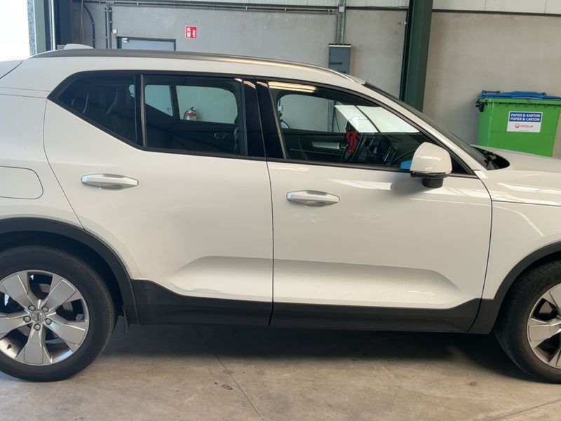 Volvo XC40 2.0 T4 Momentum Pro 2WD — zdjęcie 7