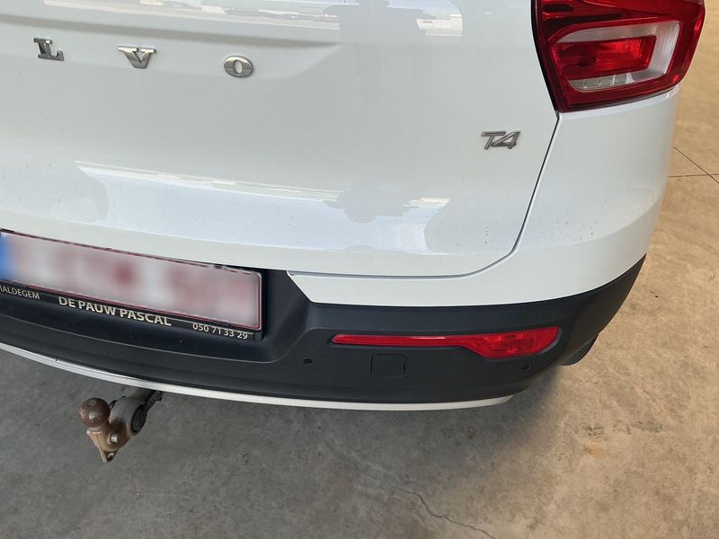 Volvo XC40 2.0 T4 Momentum Pro 2WD 2019 – снимка 29