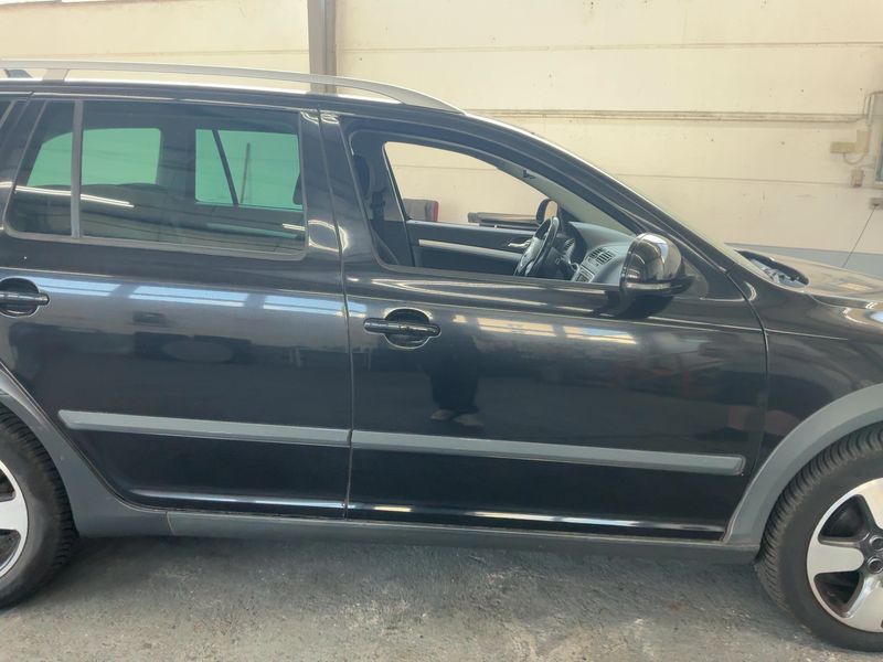 Skoda Octavia 2.0 TDI Scout 4x4 2011 – снимка 10