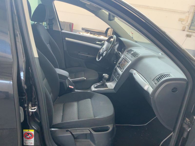 Skoda Octavia 2.0 TDI Scout 4x4 2011 – снимка 16