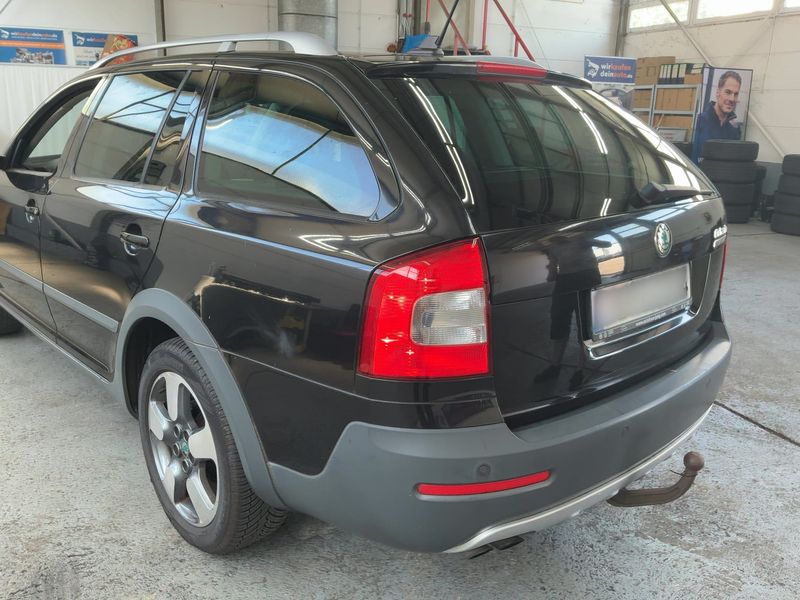 Skoda Octavia 2.0 TDI Scout 4x4 2011 – снимка 6