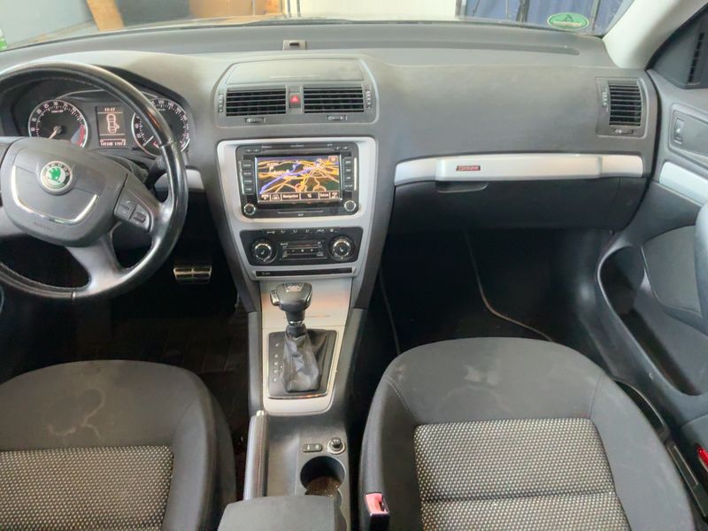 Skoda Octavia 2.0 TDI Scout 4x4 2011 – снимка 17