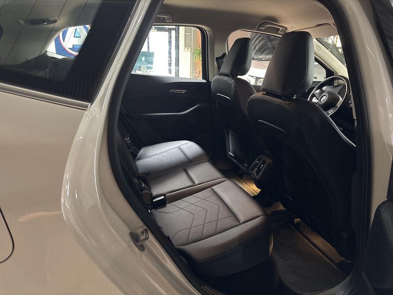 BMW 2er 225e Active Tourer xDrive Luxury Line — zdjęcie 14