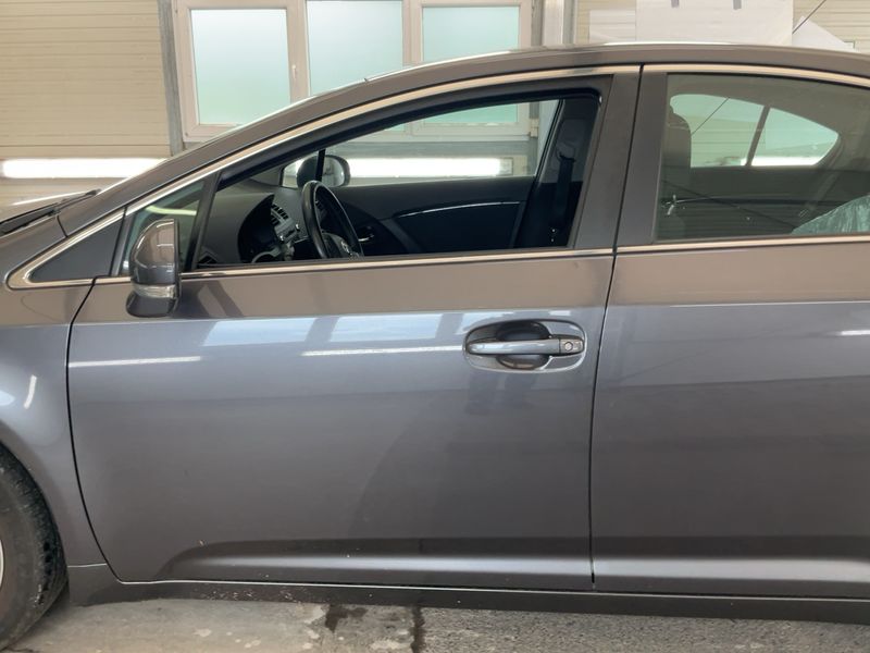 Toyota Avensis 1.8 Executive — zdjęcie 4