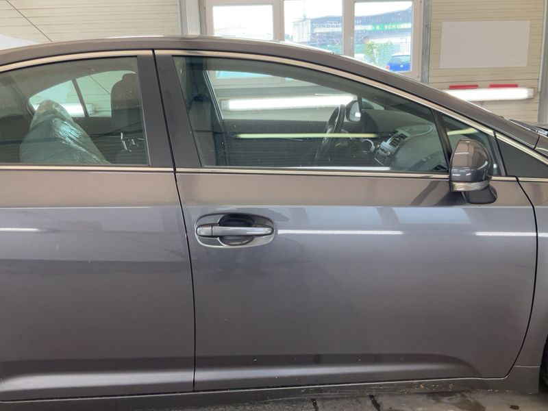 Toyota Avensis 1.8 Executive — zdjęcie 7