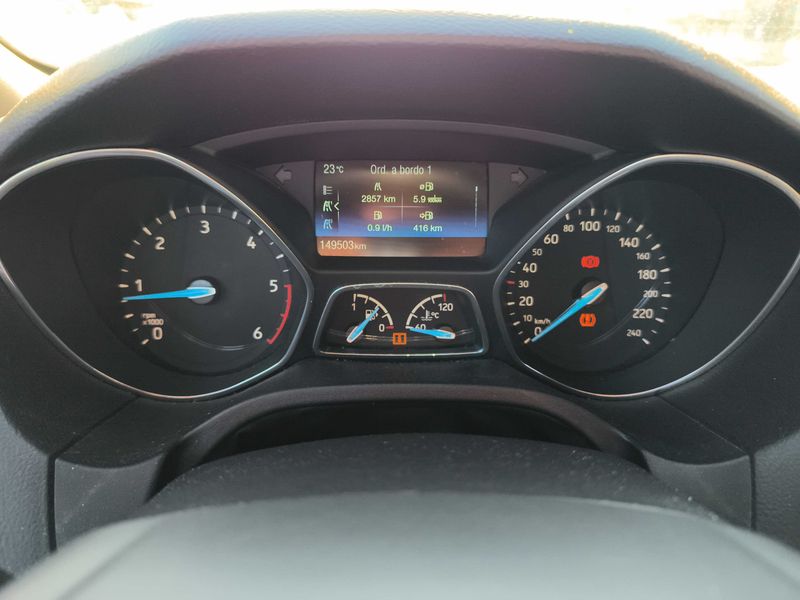 Ford Focus 1.5 TDCi ST-Line — zdjęcie 12