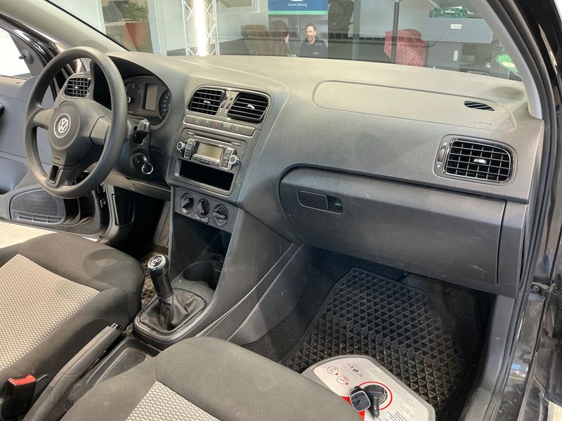 Volkswagen Polo 1.6 TDI Trendline BlueMotion Tech 2011 – снимка 28