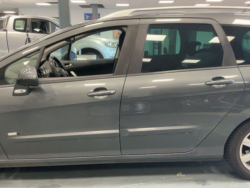 Peugeot 308 1.6 e-HDi Style — zdjęcie 4