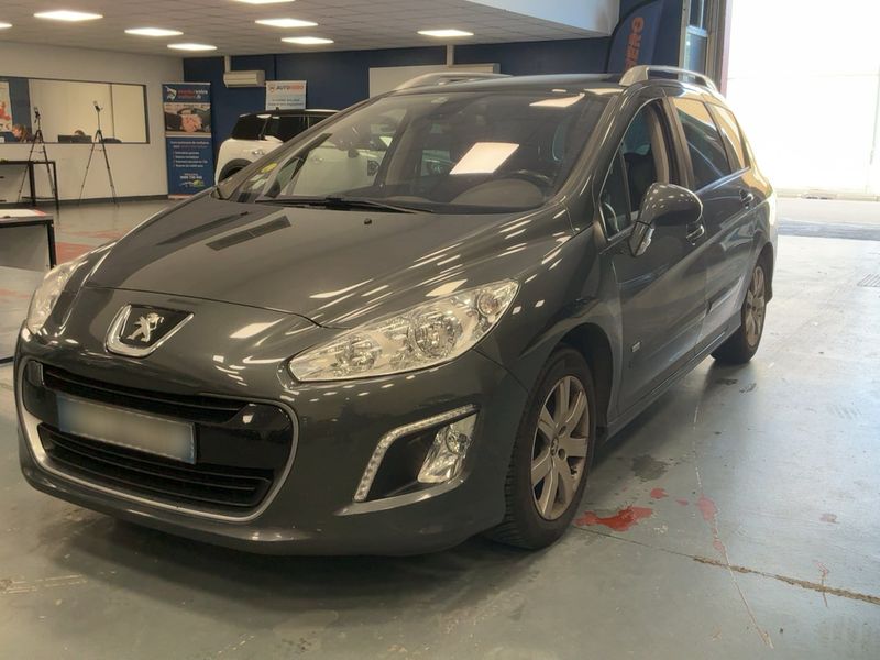 Peugeot 308 1.6 e-HDi Style — zdjęcie 1