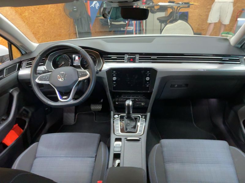 Volkswagen Passat 1.4 GTE — zdjęcie 12