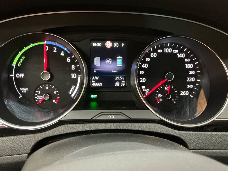 Volkswagen Passat 1.4 GTE — zdjęcie 13