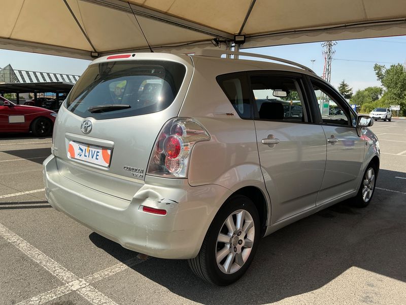 Toyota Corolla Verso 1.8 Luna — zdjęcie 2