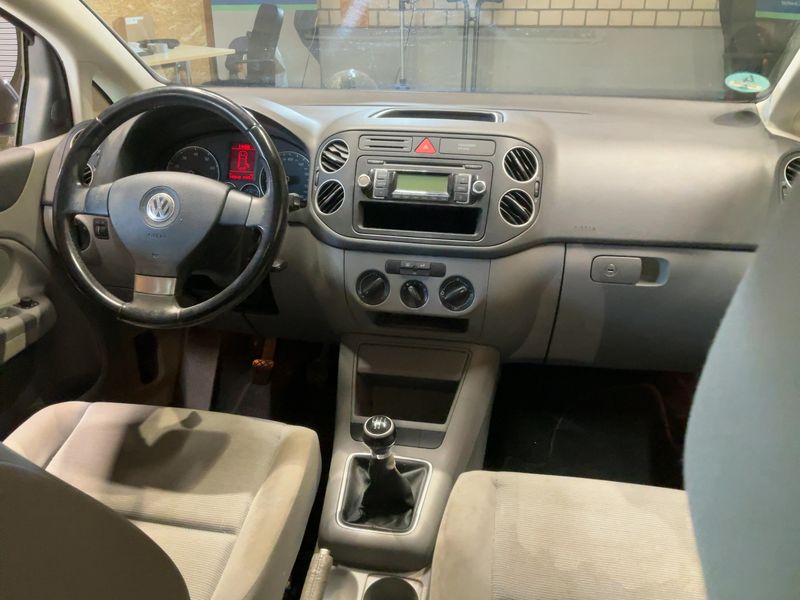 Volkswagen Golf V Plus 1.6 Edition — zdjęcie 12