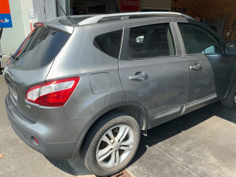 Nissan Qashqai 1.6 dCi Tekna 4x4 2012 – снимка 8