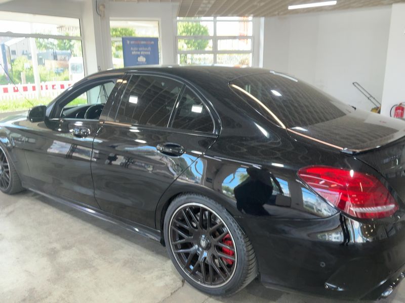Mercedes-Benz C-Klasse C 63 AMG — zdjęcie 3