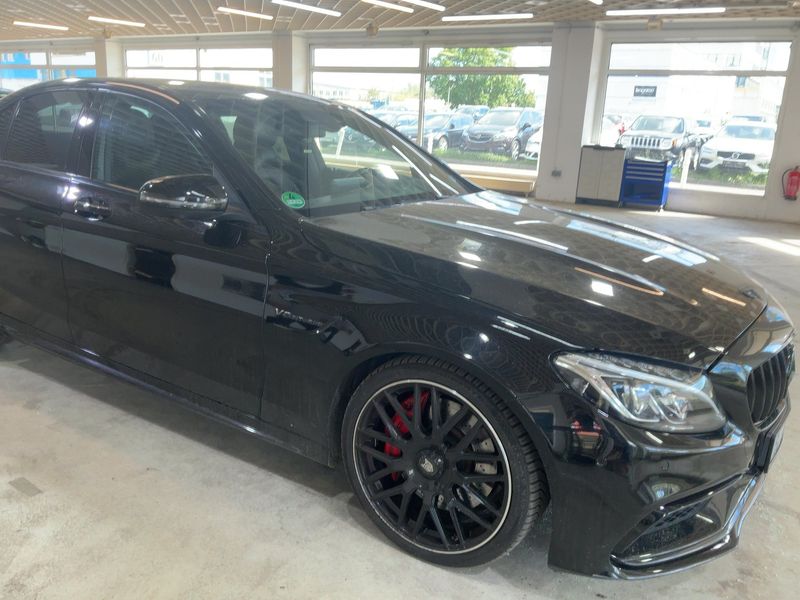 Mercedes-Benz C-Klasse C 63 AMG — zdjęcie 8