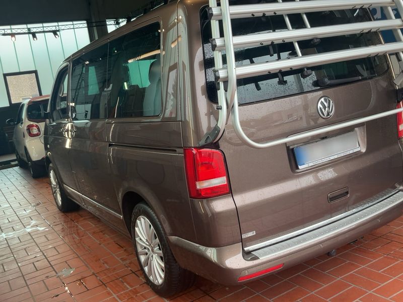 Volkswagen T5 Multivan 2.0 TDI Highline — zdjęcie 3