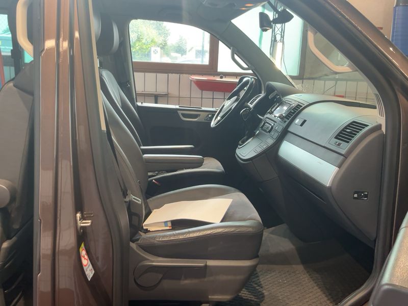 Volkswagen T5 Multivan 2.0 TDI Highline — zdjęcie 11