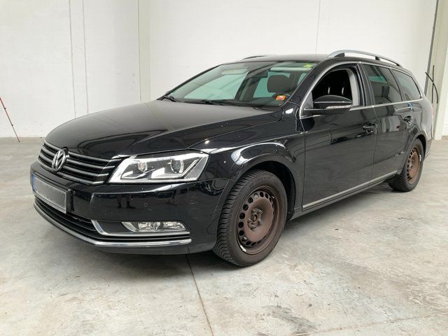 Volkswagen Passat 1.6 TDI Business Edition BlueMotion Tech 2015 – снимка 1