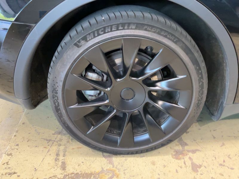 Tesla Model Y Long Range Dual AWD Premium 2025 – снимка 9