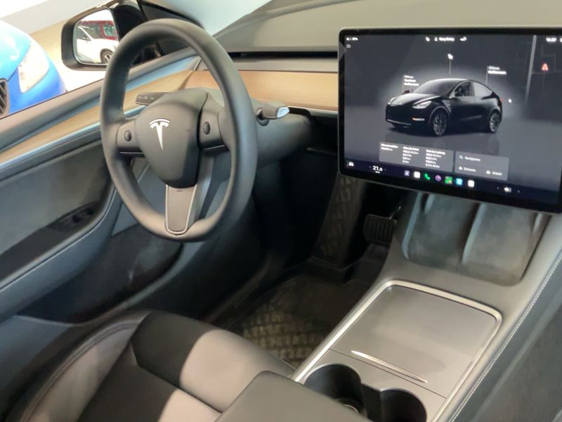 Tesla Model Y Long Range Dual AWD Premium — zdjęcie 12