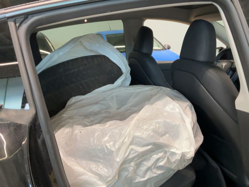 Tesla Model Y Long Range Dual AWD Premium — zdjęcie 14