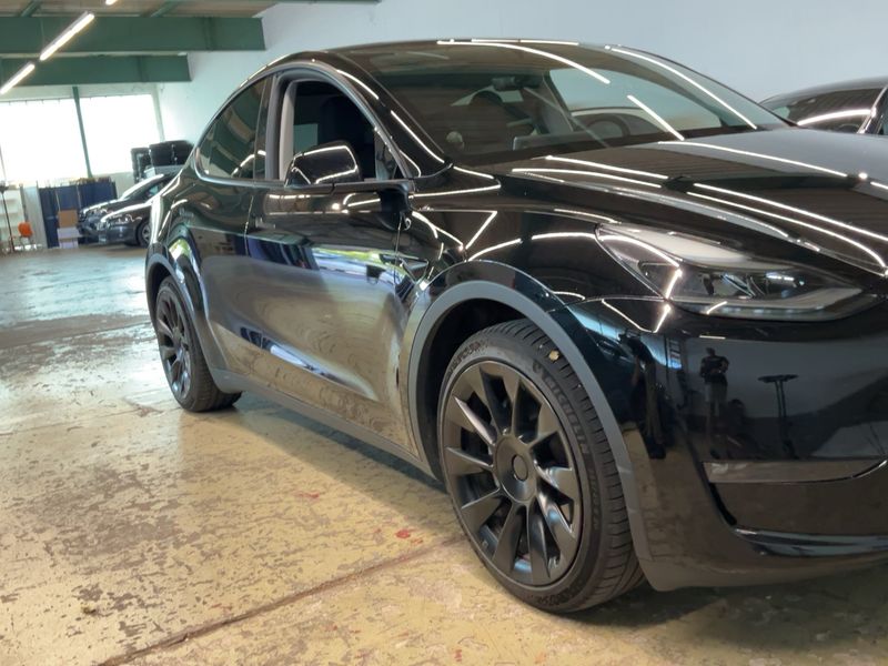 Tesla Model Y Long Range Dual AWD Premium — zdjęcie 8