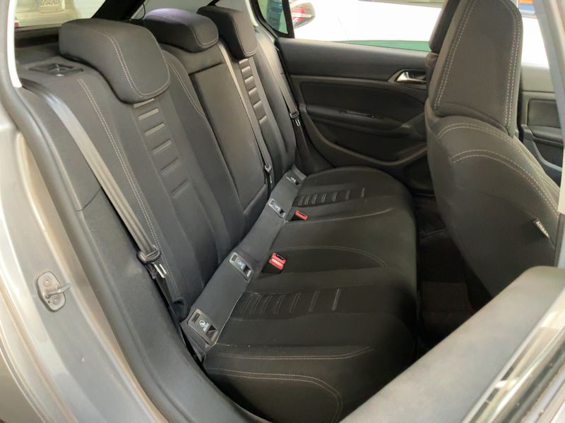 Peugeot 308 2.0 Blue-HDi Allure — zdjęcie 14