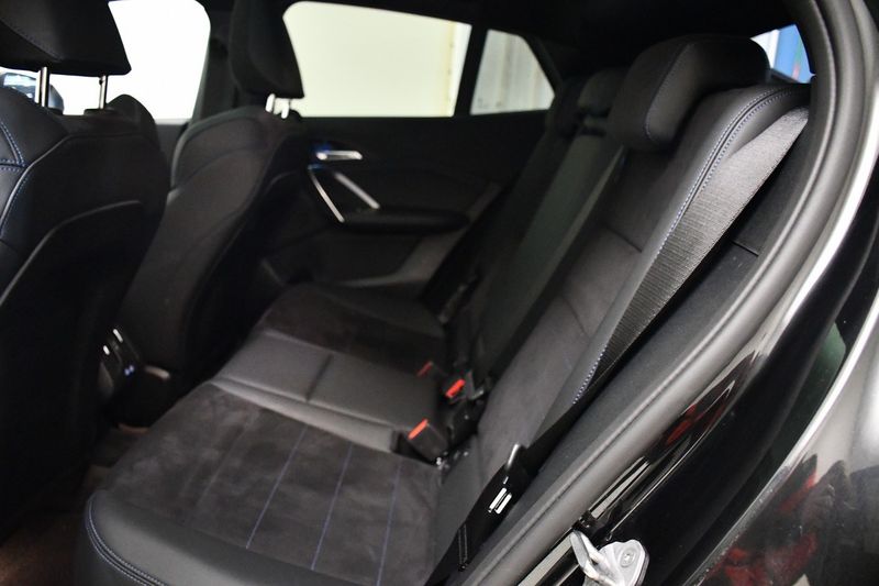BMW iX2 eDrive20 M Sport — zdjęcie 12
