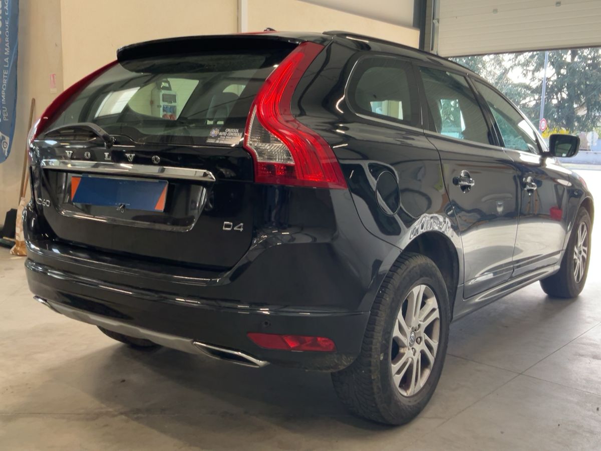 Volvo XC60 2017 — photo 9