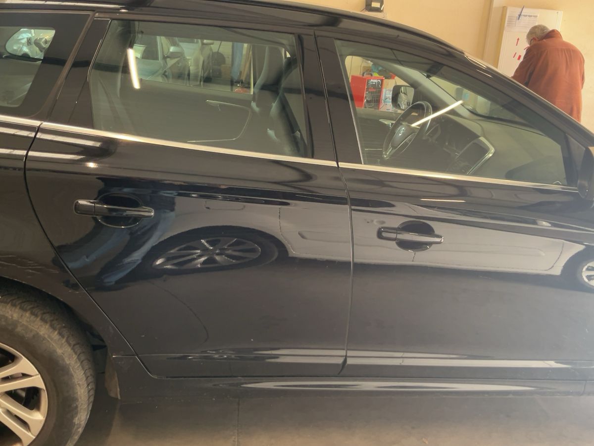 Volvo XC60 2017 — photo 11
