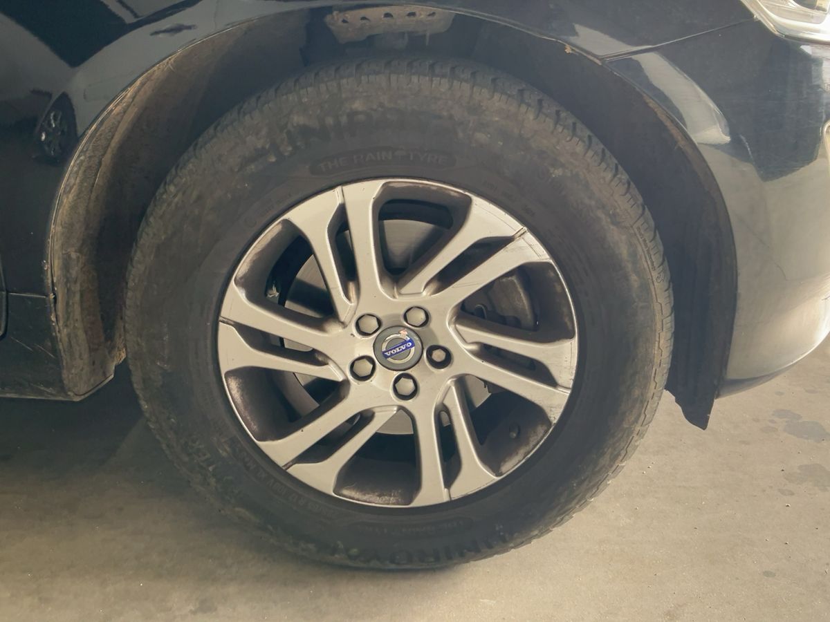 Volvo XC60 2017 — photo 12