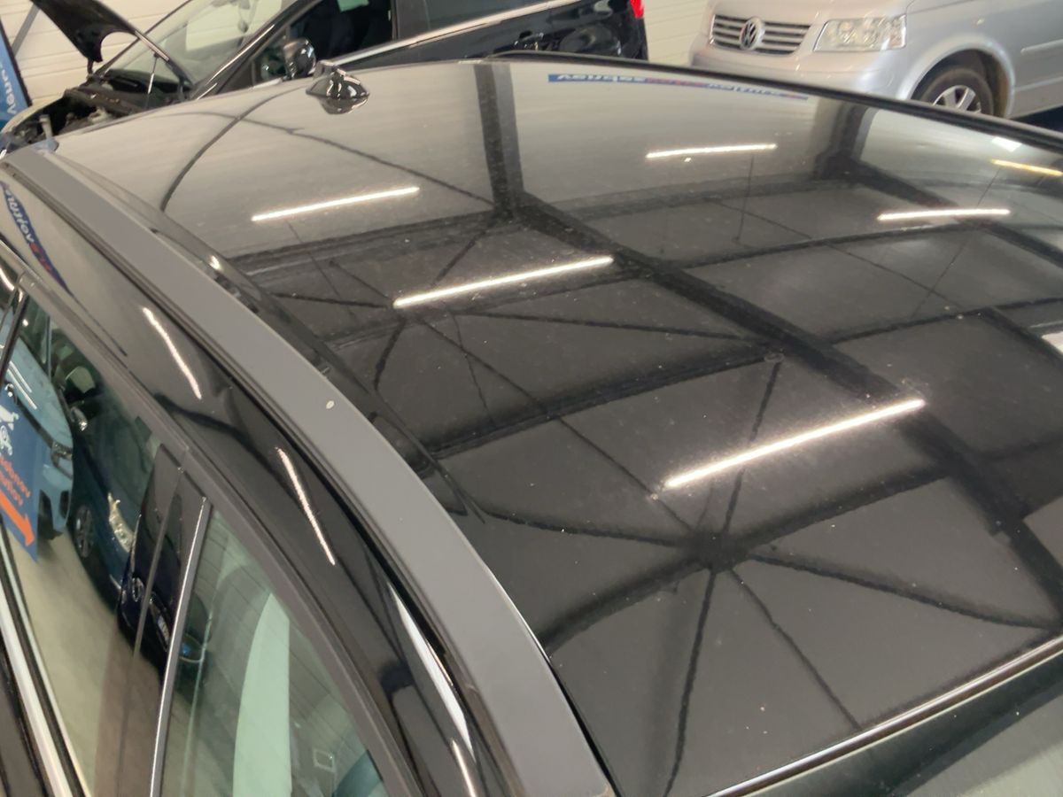 Volvo XC60 2017 — photo 14