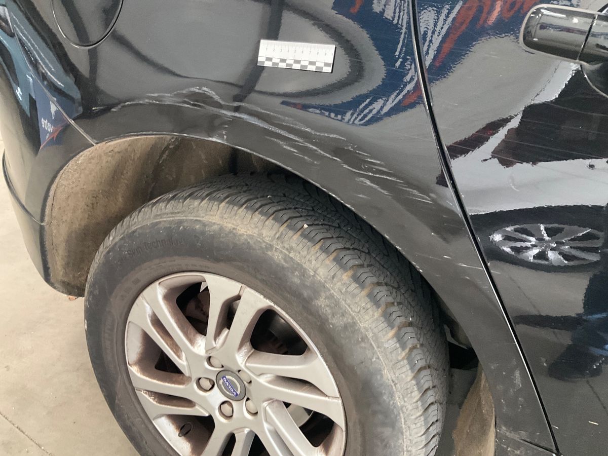 Volvo XC60 2017 — photo 31